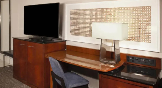 Четырёхместный номер Standard Marriott Raleigh Durham Research Triangle Park