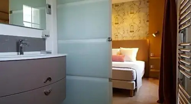 Le 16, Rezerwuj Hotel Hotele w Charente-Maritime z basenem, Basen