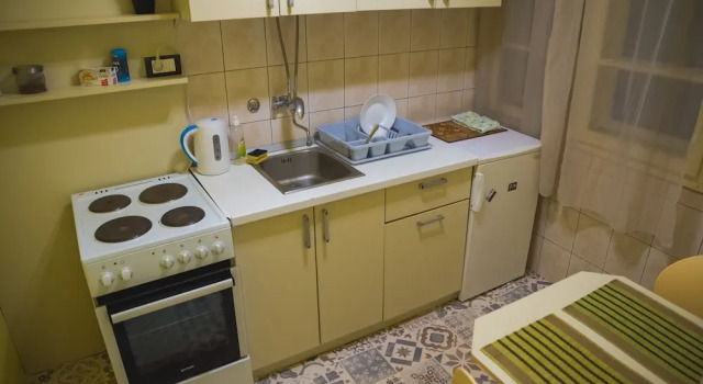 Апартаменты Reveller's Hostel