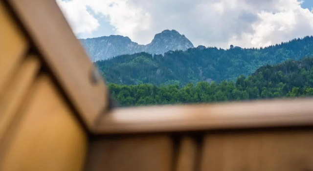 100 m2 Apartment - Nabucco with 270 degree Mountain View, 65 Oled TV, Netflix, PS5 Console, Book Apartment Hotels in Tatras with Parking, Parking