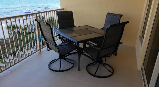Номер Standard Cozy Condominium with Astonishing View from Spacious Balcony - Unit 0401 by RedAwning