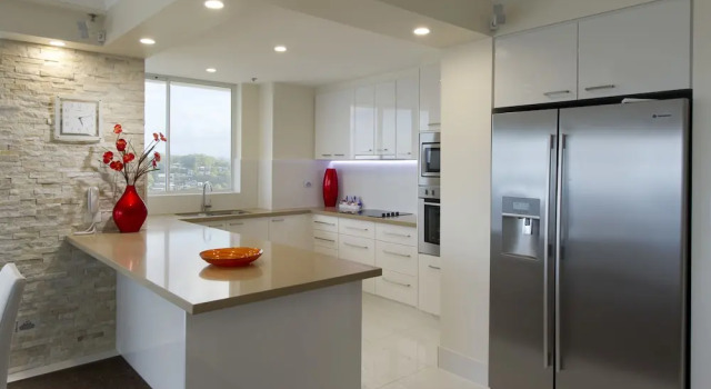 Номер Premier Пентхаус с 3 комнатами с балконом 2nd Avenue Beachside Apartments
