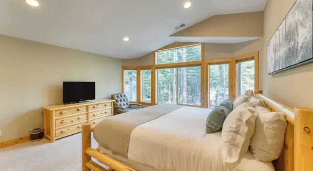 Washoe Chalet by Avantstay Game Room, Hot Tub, Putting Green & Fire Pit, Забронировать Шале Отели Хоумвуд 3 звезды, 3*