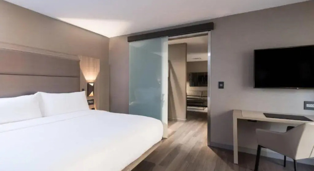 Двухместный люкс c 1 комнатой с видом на город AC Hotel by Marriott Worcester