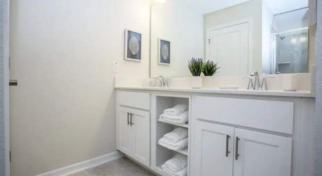 303 Apt Storey Lake 61595/62624