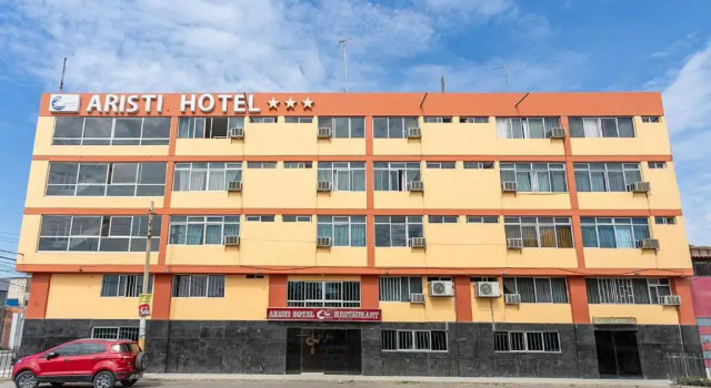 Hotel Aristi, Забронировать Отель Отели Ламбайеке с завтраком, Завтраки