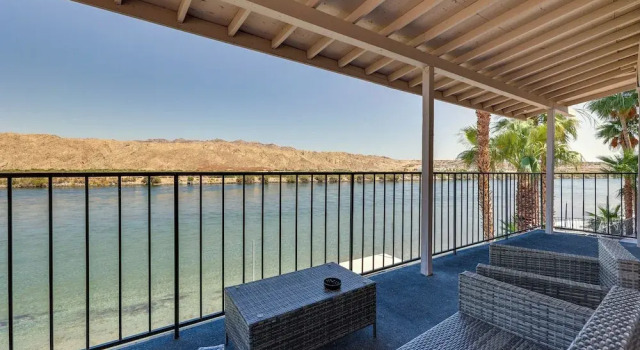 Коттедж Colorado River Retreat: Bullhead City Home w/ Deck