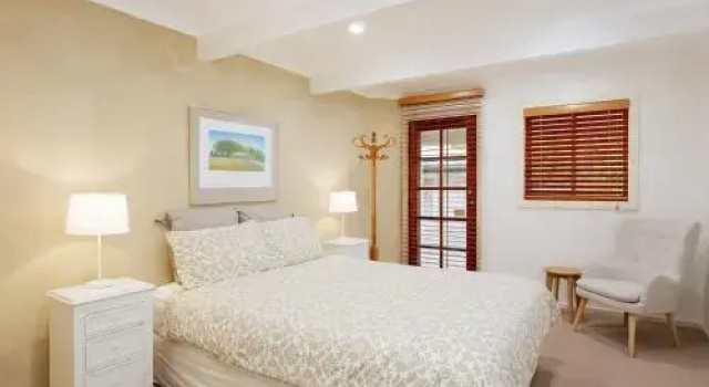 Beauty And The Beach', 88 Foreshore Drive - Large Home With Wifi And Water Views