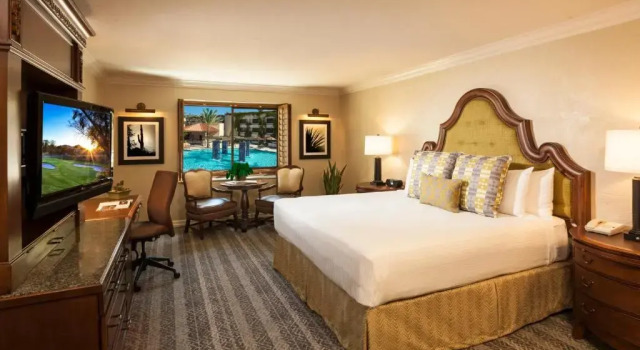 Номер Standard с видом на бассейн The Scottsdale Resort & Spa, Curio Collection by Hilton
