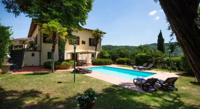 Коттедж с 5 комнатами Casa Vacanze Villa il Castellaccio