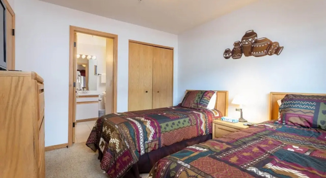 113 Cinnamon Ridge 2 Bedroom Condo by RedAwning