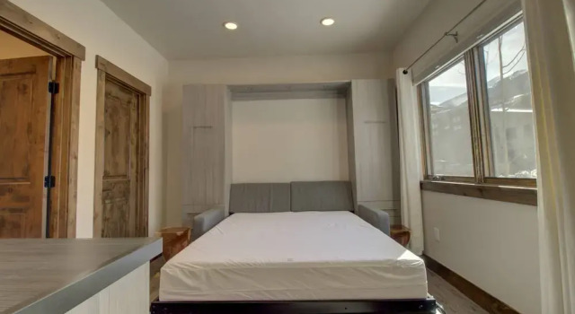 5th Ave Unit 2 Studio townhouse
