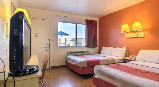 Четырёхместный номер Standard Motel 6-Odessa, TX