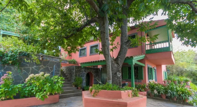 Коттедж с 4 комнатами Finca Cloty