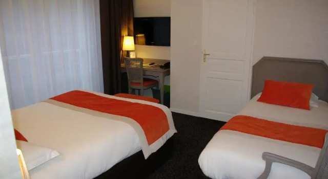Трёхместный номер Comfort Hotel de la Gare de Troyes