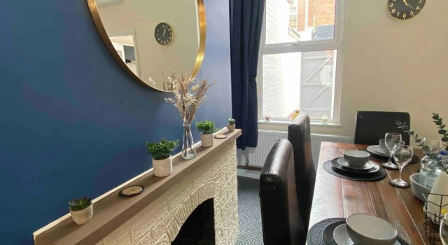 Коттедж 4BR House Popular Ravenhill Road