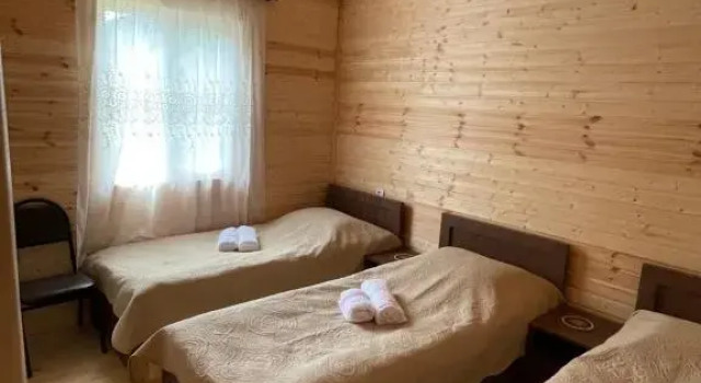 Warm House, Rezerwuj Hotel Hotele w Mtkheta-Mtianeti z basenem, Basen