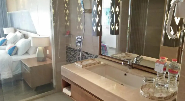 Номер Deluxe Aruna Senggigi Resort & Convention