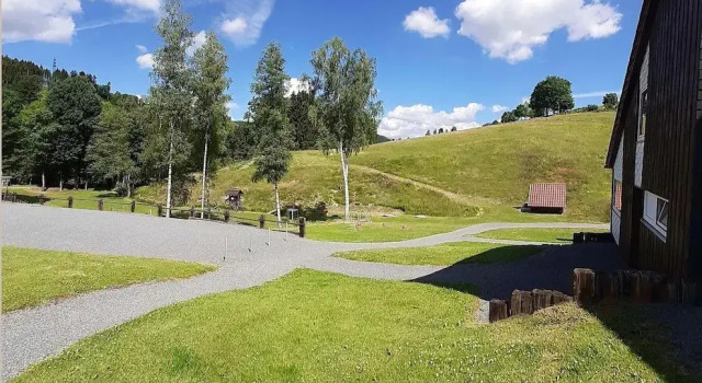 Коттедж с 3 комнатами с балконом Cosy holiday home in the Hochsauerland with terrace at the edge of the forest