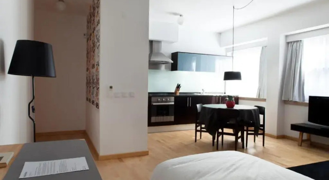 Студия The Lisbonaire Apartments