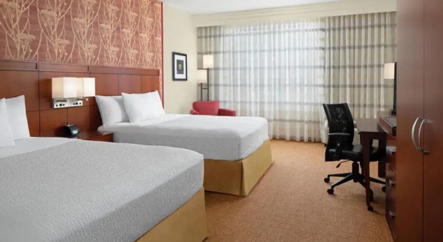 Четырёхместный номер Standard Courtyard Houston Kingwood