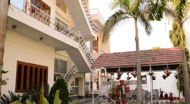 Hotel Sukhvilas, Забронировать Отель Недорогие отели штата Раджастхана, недорого