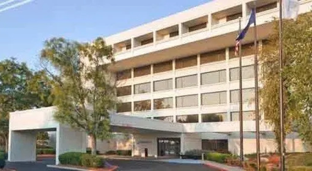 Четырёхместный номер Standard Wyndham Indianapolis Airport