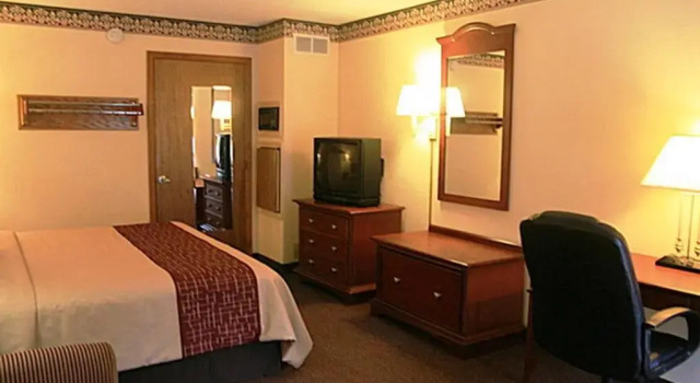 Standard Zimmer Regency Inn & Suites