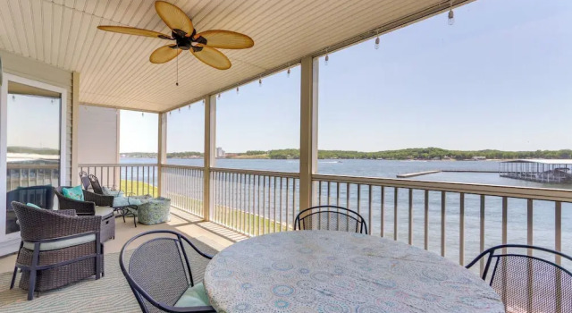 Апартаменты с 2 комнатами с балконом Lake Views & Screened Porch: Ozarks Getaway!