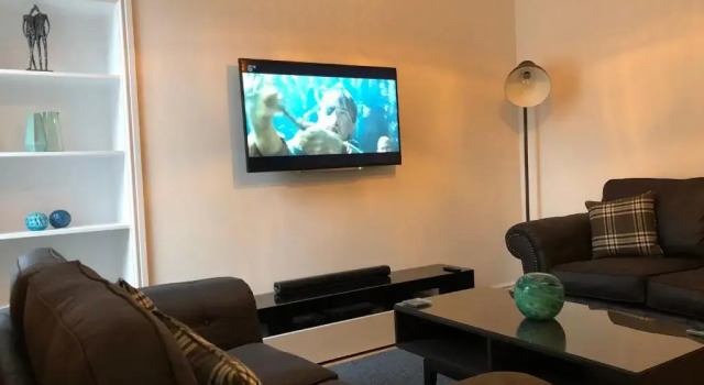 Dryburgh Apartment No3, Забронировать Апартаменты/квартира Отели Инвернесс с парковкой, рядом с Природный заповедник Меркинч, Парковка