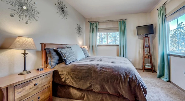 Tarn Landing C-19 1 Bedroom Condo by RedAwning