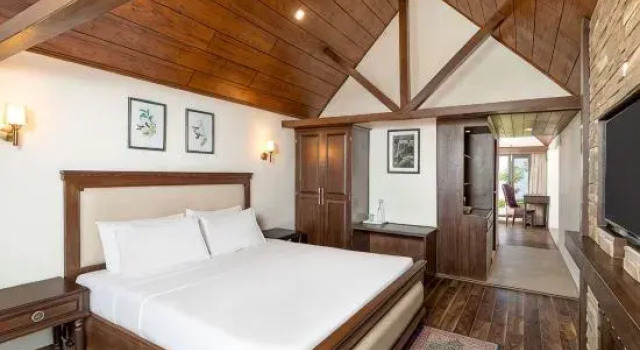 Люкс с видом на окрестности Koti Resort Shimla, a member of Radisson Individuals Retreats