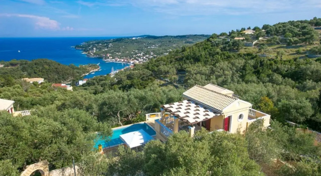 Вилла Kalliope Villa - Classic Modern With a Splash of Glam