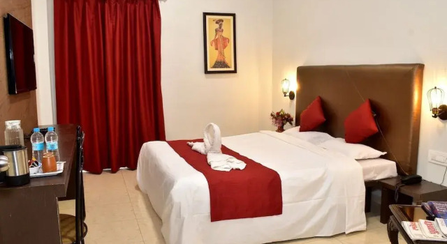 Vimal Holidays Resort, Забронировать Курортный отель Отели штата Махараштры с бассейном, Бассейн