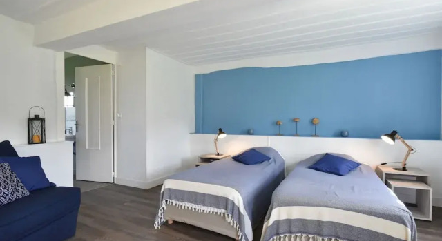 Коттедж Classic Pleasant Cottage in Asnieres With Terrace