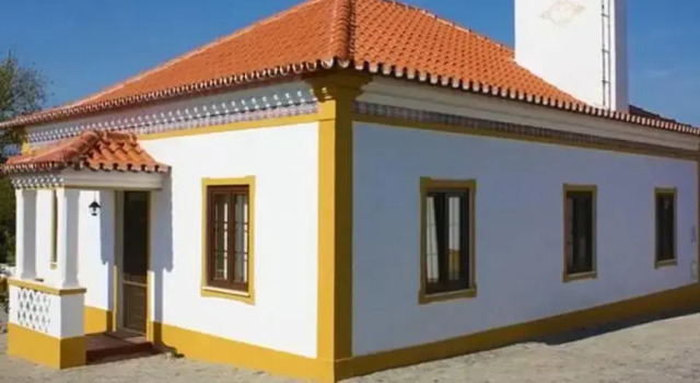 Monte de Cascais, Prenota Hotel Montemor-o-Novo 