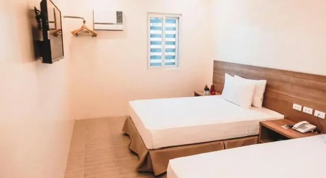 Camera Superior Trip Inn Near Airport or City Center