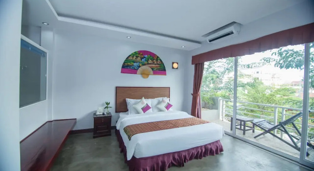 Трёхместный номер Deluxe с балконом VIGU Angkor Hotel