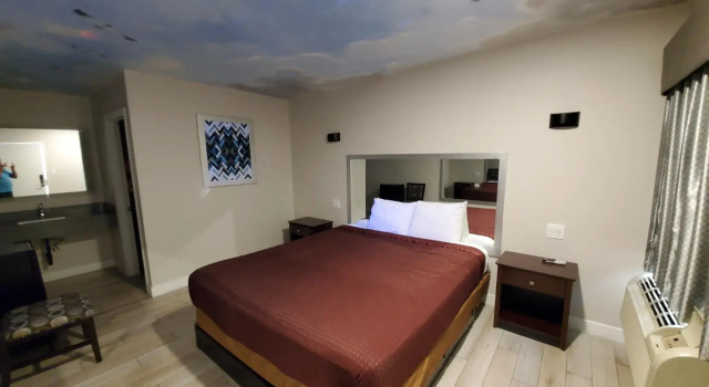 Patio Motel, Забронировать Мотель Отели Комптон с парковкой, Парковка