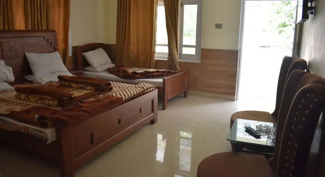 Номер Standard Hotel River View Naran