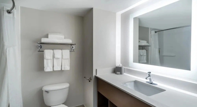 Люкс Holiday Inn Express Hotel & Suites Bluffton at Hilton Head Area by IHG