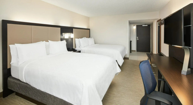 Четырёхместный номер Standard Holiday Inn Express Richmond - Midtown by IHG