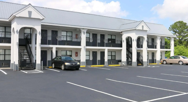 Scottish Inns Calhoun, Book Hotel Hoteller i Calhoun med pool, Swimmingpool