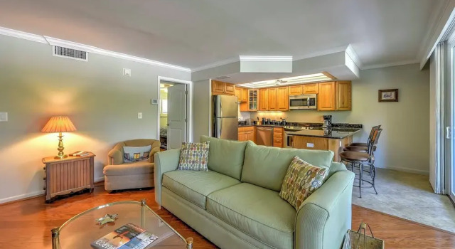 Апартаменты Marco Island Condo w/ Patio: Steps to Beach Access
