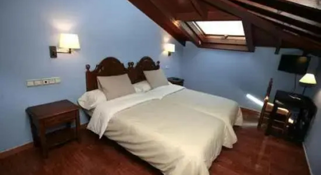 Standard Kolmen hengen huone Hotel Piloñés