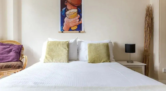 Bright Two BR Period Apartment in Whitechapel