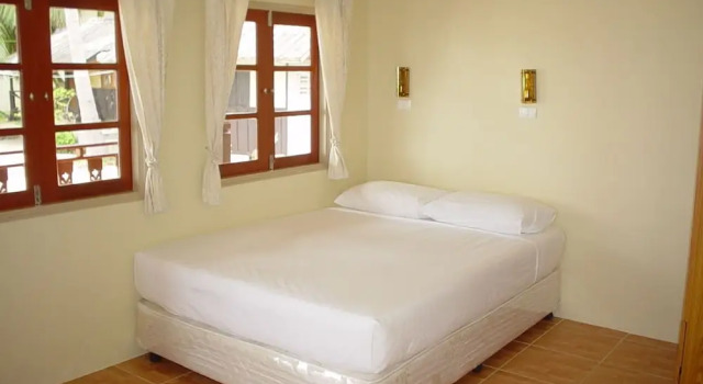 Бунгало Standard с балконом Phangan Rainbow Bungalows