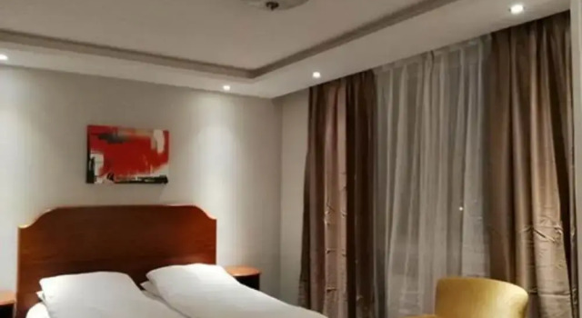 Standardní Dvoulůžkový s manželskou postelí pokoj Maritim Hotel