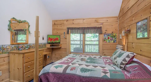 Vivs View by Heritage Cabin Rentals