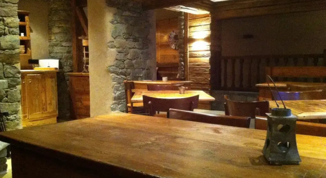 Les Trompeurs Chez Odette